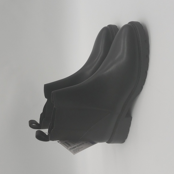Steve Madden Women's Black Ankle Boots Size 7 NWT - Picture 1 of 10